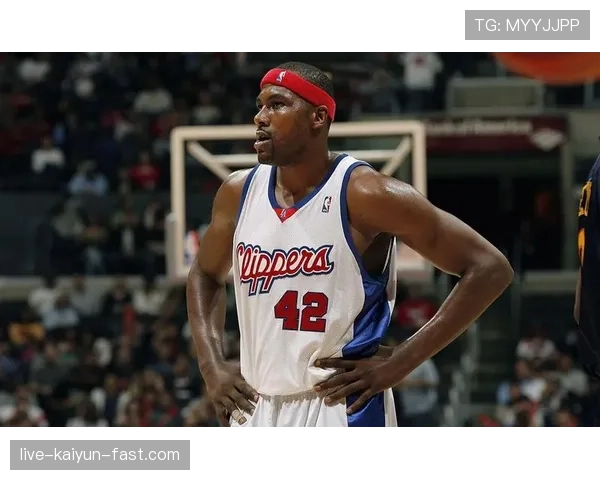 埃尔顿·布兰德篮下强攻效率提升显著 助快船内线防守稳定